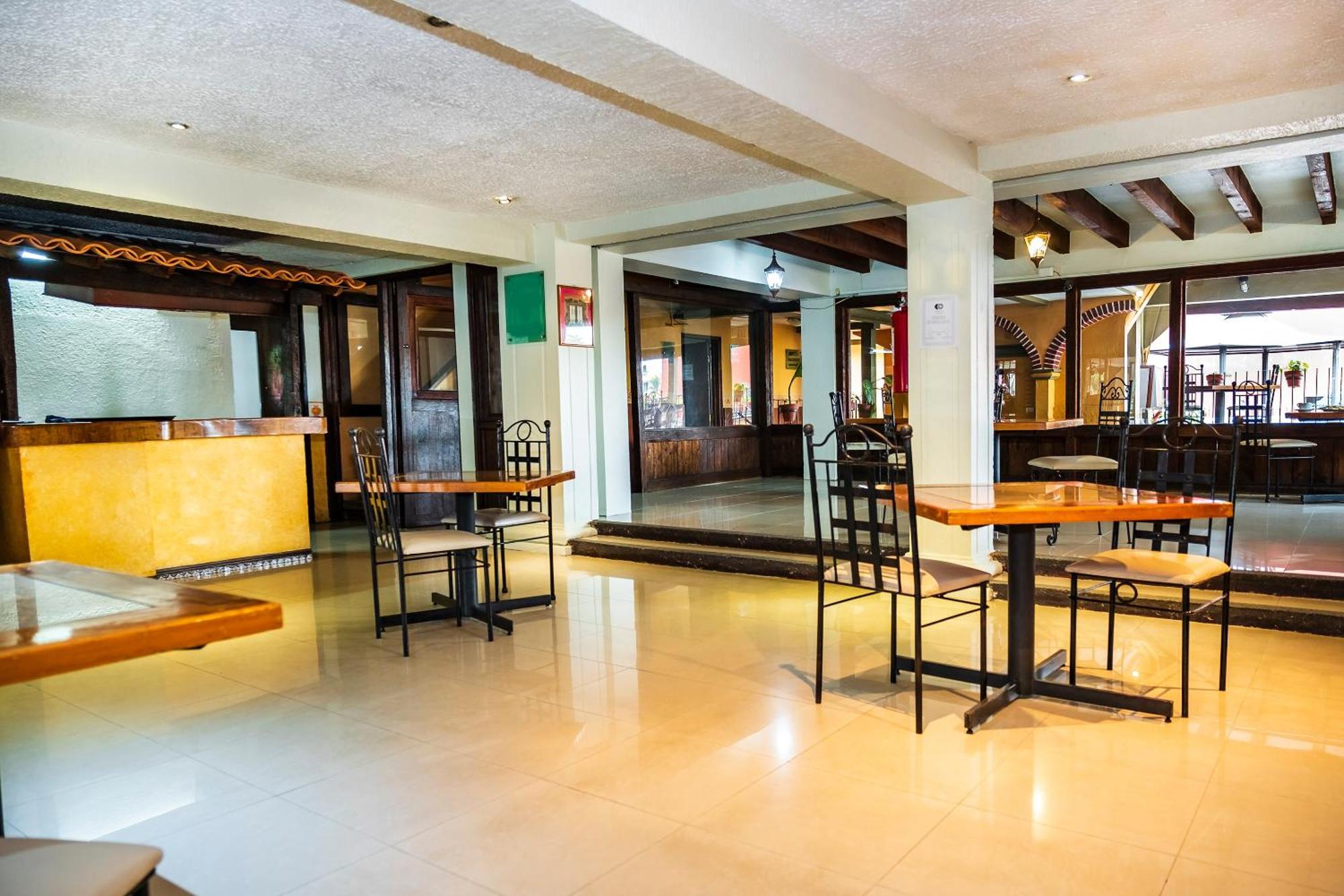 Capital O Hotel Central, 할라파 외부 사진
